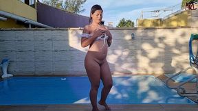 loirinha gravida simplesmente perfeita, com seios enormes naturais e um rabao que vai te deixar maluco dancando e se masturbando !