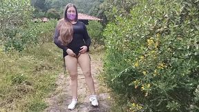Latina PUTONA en el Bosque con un EXTRA&Ntilde_O exhibiendo su culo y su co&ntilde_o en vestido y tangas en caminata extrema al final folla y CHUPA verga como DIOSA de la naturaleza en usa Estados Unidos desi bhabhi XXX XNXX 3