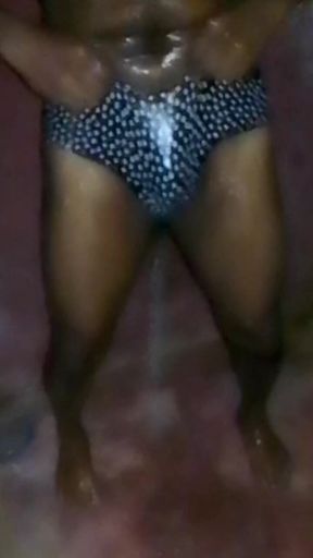 Black Polka Dot Panties Are Used to Enjoy Bathing
