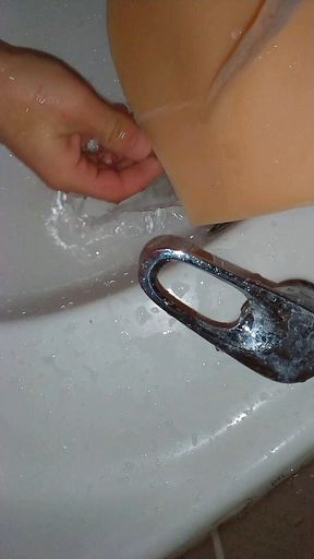 How to clean the sex toy