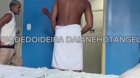 esposa safada de corno daianehotangel dando para seu primo gostoso no hotel na frente de seu marido riodedoideira
