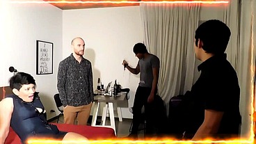 INTERRACIAL , LA COJIDA DE UNA PUTA ENTRE AMIGOS LA COJEN Y LA RECOJEN PRIMERA PARTE