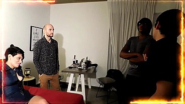 INTERRACIAL , LA COJIDA DE UNA PUTA ENTRE AMIGOS LA COJEN Y LA RECOJEN PRIMERA PARTE