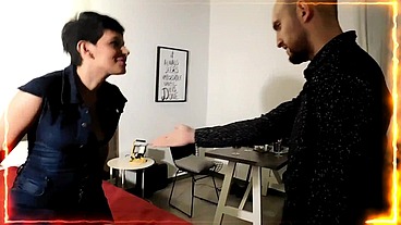 INTERRACIAL , LA COJIDA DE UNA PUTA ENTRE AMIGOS LA COJEN Y LA RECOJEN PRIMERA PARTE