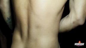 rolou um gangbang de dotados na taurus , e fudemos um passivo insaciavel, com direito a dupla penetracao.