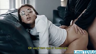 Ninfeta viciada em masturba&ccedil_&atilde_o vai no Padre LEGENDADO