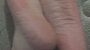 BOTTOM OF WHITE GIRLS FEET