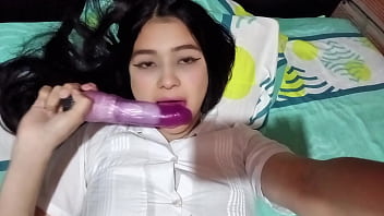 Chica universitaria caliente masturb&aacute_ndose despu&eacute_s de clase ( XVIDEOS RED)