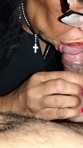 Mature Masseuse Gives a Wonderful Blowjob