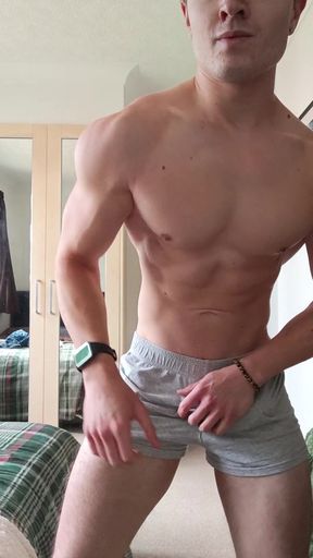 Muscular twunks flex their impressive bodies in a jaw-dropping display of streng