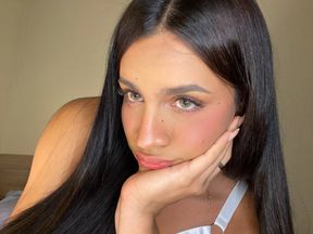 Viviana Trans Latina Compares Her Size Of Her Cock