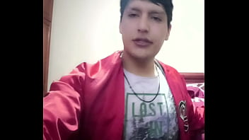 comiendo la leche de mi macho