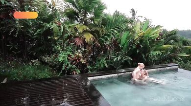 Pool cleaner was lucky to fuck two blonde tourists