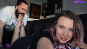 Gamer Girl Lilith First time Foot Worship & Tickling