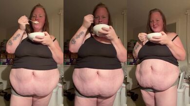 BBW Feeder Makes A Big Mess Feeding Herself Cereal