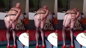 travestito con grosso dildo nero