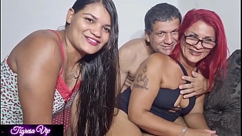 ilda furacao da o cuzinho pro marido da tigresa junto com tigresavip (trailler)