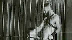 Stud gets on his knees for fisting