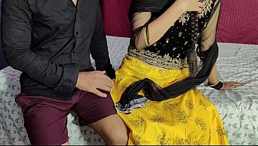 Brother-in-law pounds Bhabhi's big booty while she wears a bra