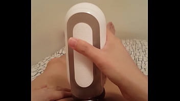 003 Masturbate using Tenga FLIP ZERO