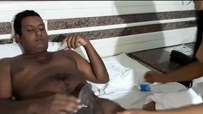 cuiabano negao pirocudo volta a contracenar com a tigresa, fiz cara feia de dor mas deixei a pica entrar tudinho.assista o negao do whatsapp