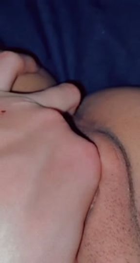 je me fais du bien en attendant mon plan cul