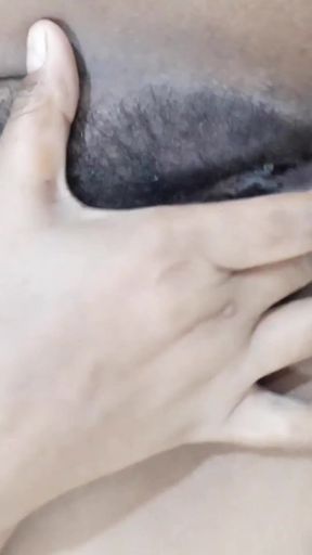 Golden pussy girl fucks in oyo room   Clip 2