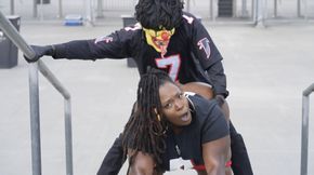 Big Booty Freak Fucks A Clown 🤡🎪💦