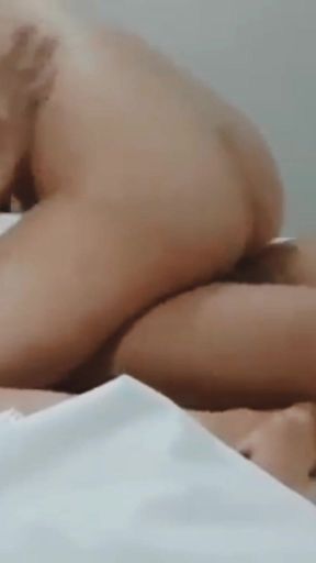 Fucking a Neighbor's Wife Rocking Her Ass Makes Her Cock Squirt Cum in Her Pussy