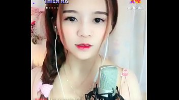 G&aacute_i xinh Lyly livestream Uplive