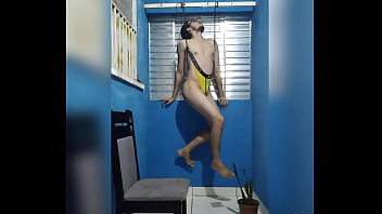 Pendurado no cuec&atilde_o