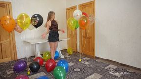 Barefoot pops regular and helium balloons