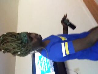 Black wench love to screw