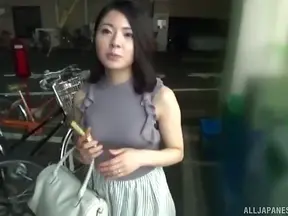 Sizzling Brunette Japanese Babe Gets Pussy Fingered & Fucked In The Van