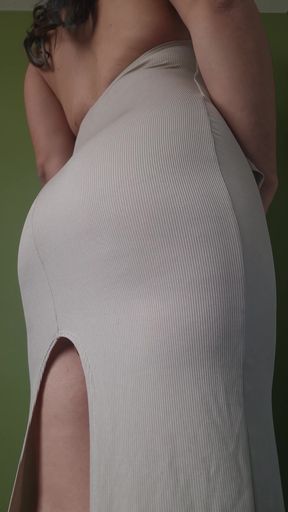Your roommate keeps wearing this in the kitchen, you gonna take her hints? ;)