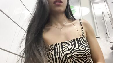 Sporty Chica With A Big Ass Masturbates. Shaking Orgasm in the Bathroom and Talking to You in Spanish