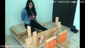 Quiet Girl Erika Foot Roasting complete video