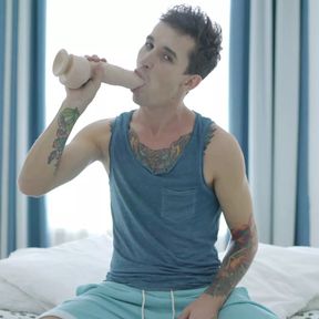 Hot Boy Toy Noah Drills His Butt With Dildo And His Own Cock