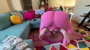 Bww MILF Kinky Katie Masturbates During Yoga - JOI