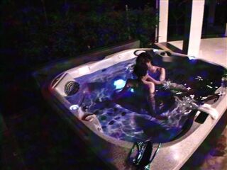 Jacuzzi004.mov