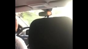 Mostrando o pau enquanto o uber dirige