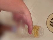 日本人素人がペットボトル満杯になるまでおしっこした　1回目