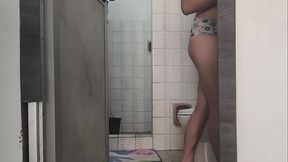 Homemade voyeur: I spy on myself in the bathroom while I touch myself