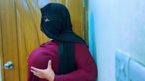 Egyptian Hot Maid Gets Super Horny & Start Masturbat in Office Room & Boss Start Handjob by Saw Her