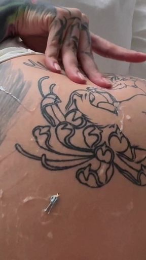 The Little Cuckold Was Trapped in Cum