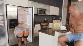 Sexy housemaid Luna Star sucks big dick and fucks in kitchen