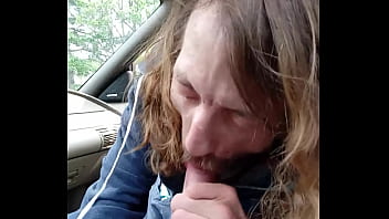 giving morning blowjob to my buddy in car