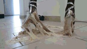 Trouble at the door MP4(1920x1080)FHD