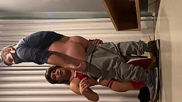 PEGANDO MEU VIZINHO DE LINGERIE
