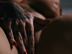 Tattooed babe Jessie Lee masturbates and enjoys lesbian sex